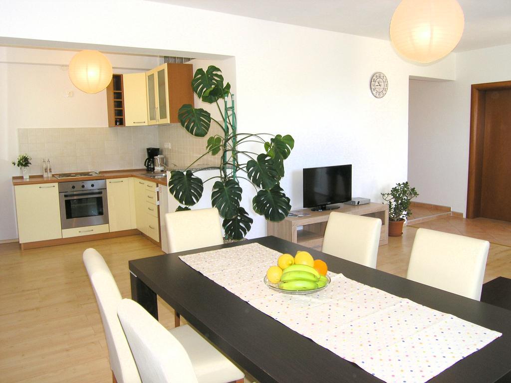 Apartments Dagmar Đảo Krk Ngoại thất bức ảnh