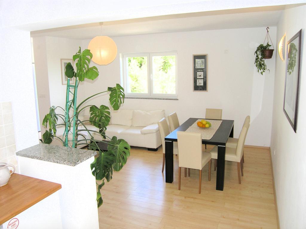 Apartments Dagmar Đảo Krk Ngoại thất bức ảnh