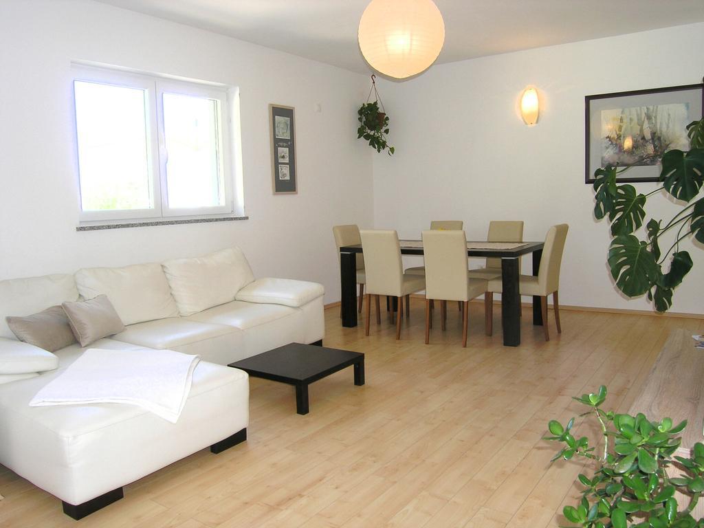 Apartments Dagmar Đảo Krk Ngoại thất bức ảnh